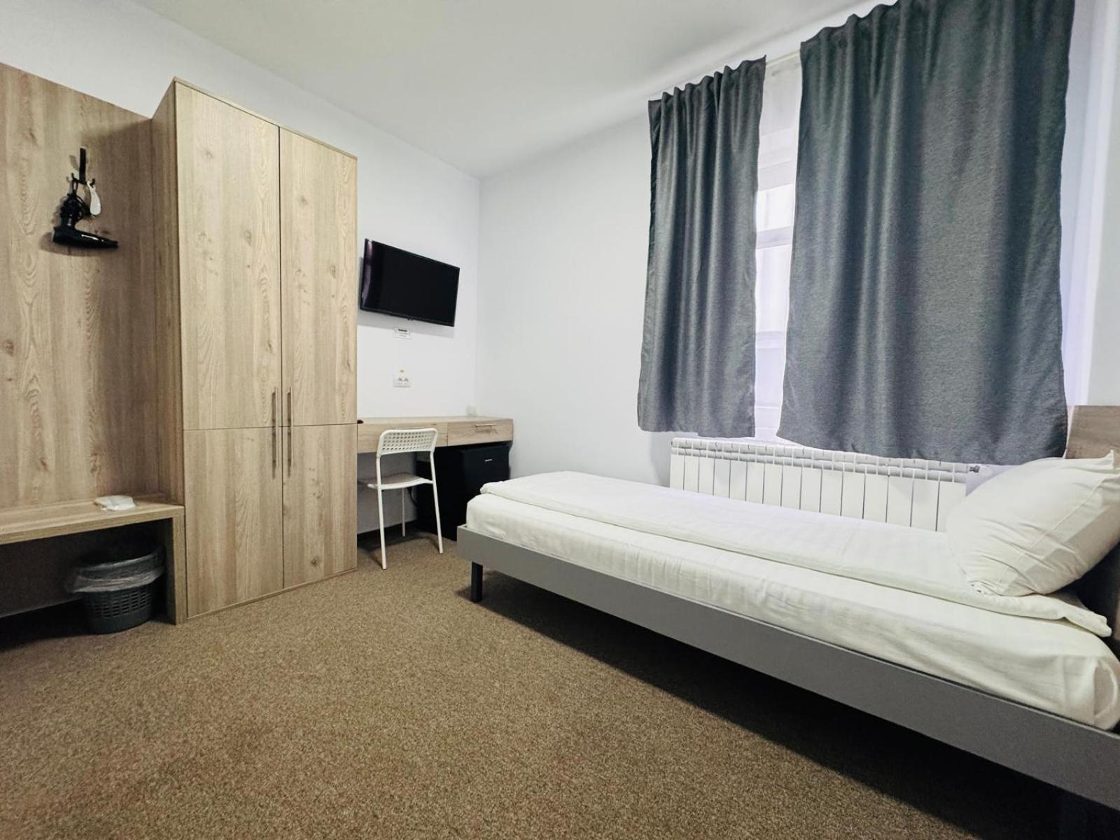 Stef Rooms Tirgu Frumos Exterior foto